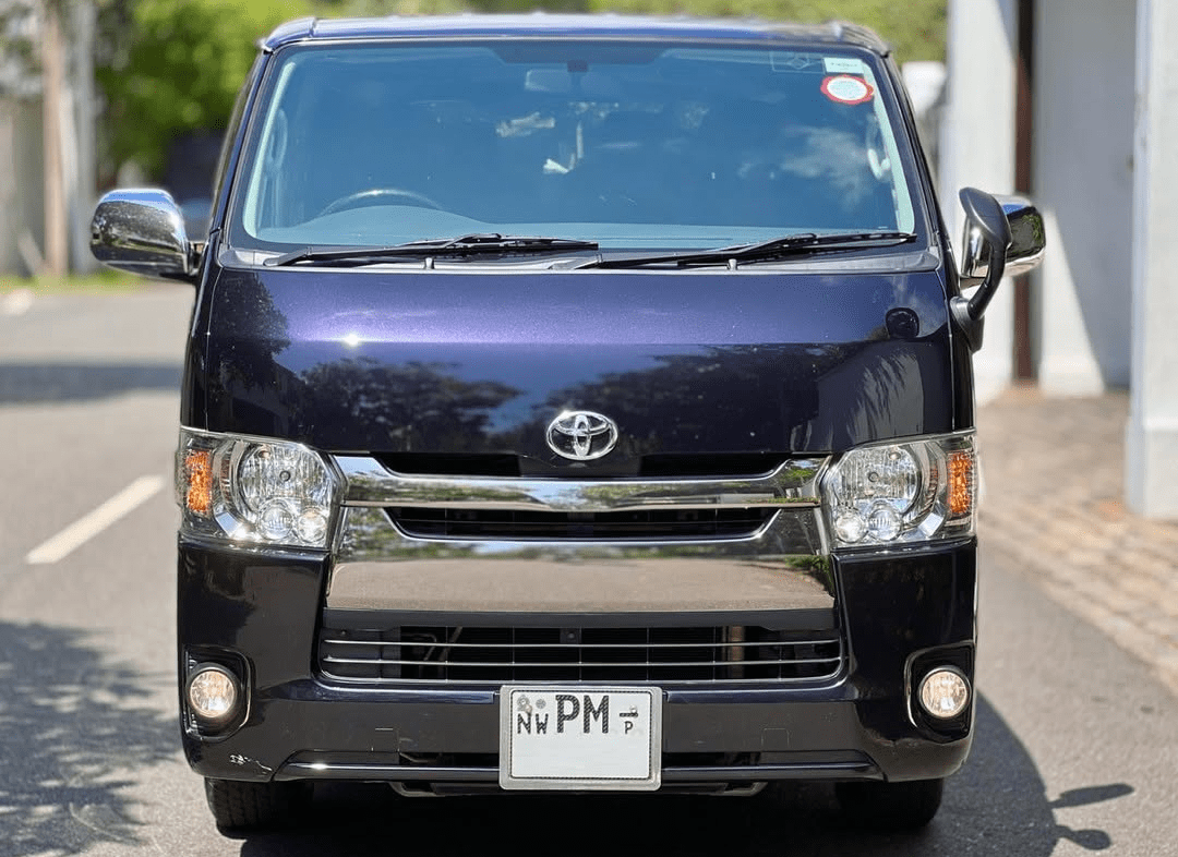 TRH Hiace Super GL 2015 Black